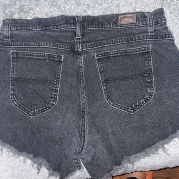 🥶🔵💙RIDERS RELAXED FIT. Denim bluejean shorts. Black colored bluejean Size 14L - Picture 5 of 6